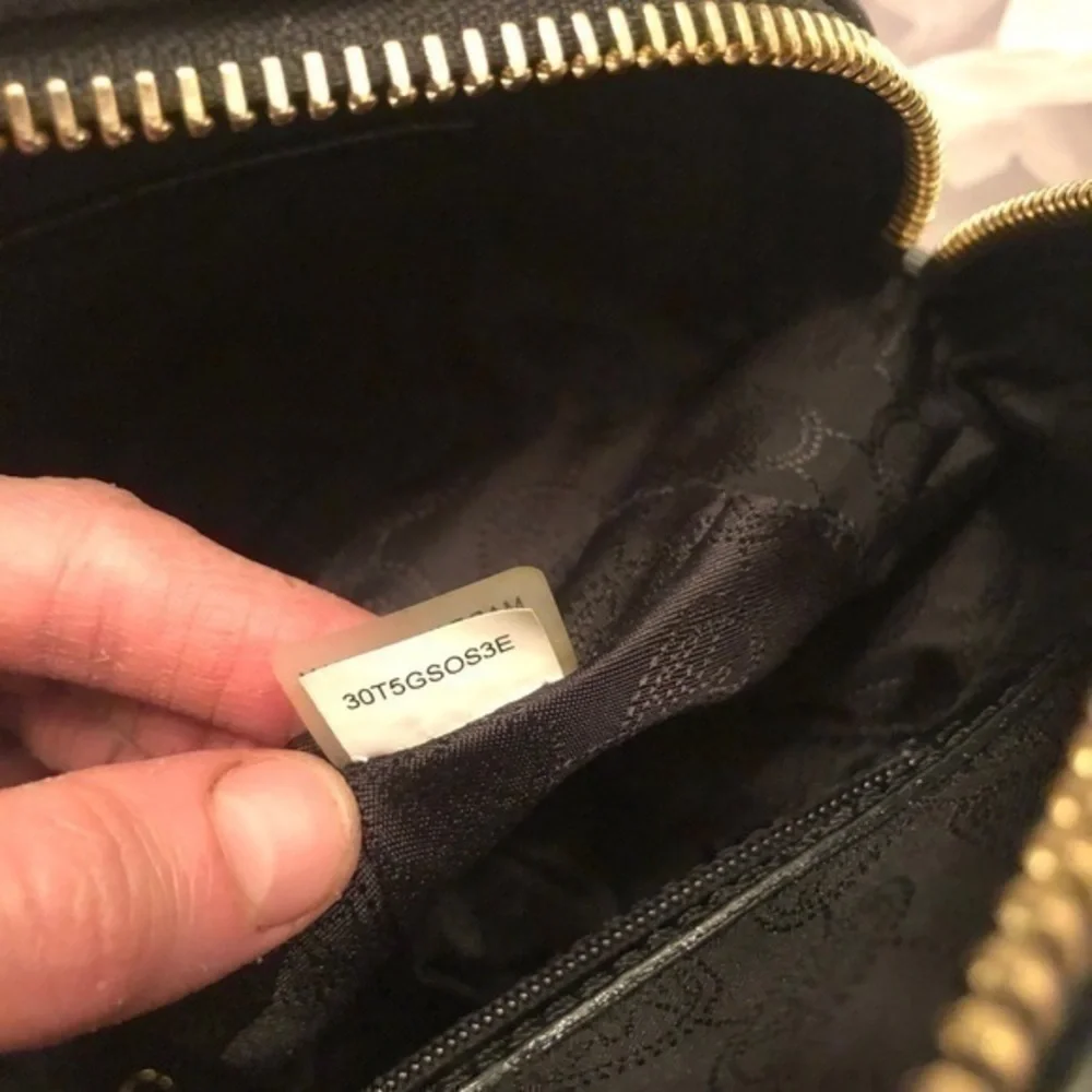 Michael kors black leather smythe turnlock bag